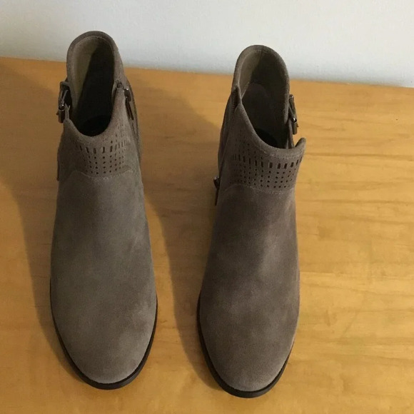 Vince Camuto Pralata Brown Suede Leather Buckle Zip Ankle Booties Womens Size 8M - Picture 3 of 10